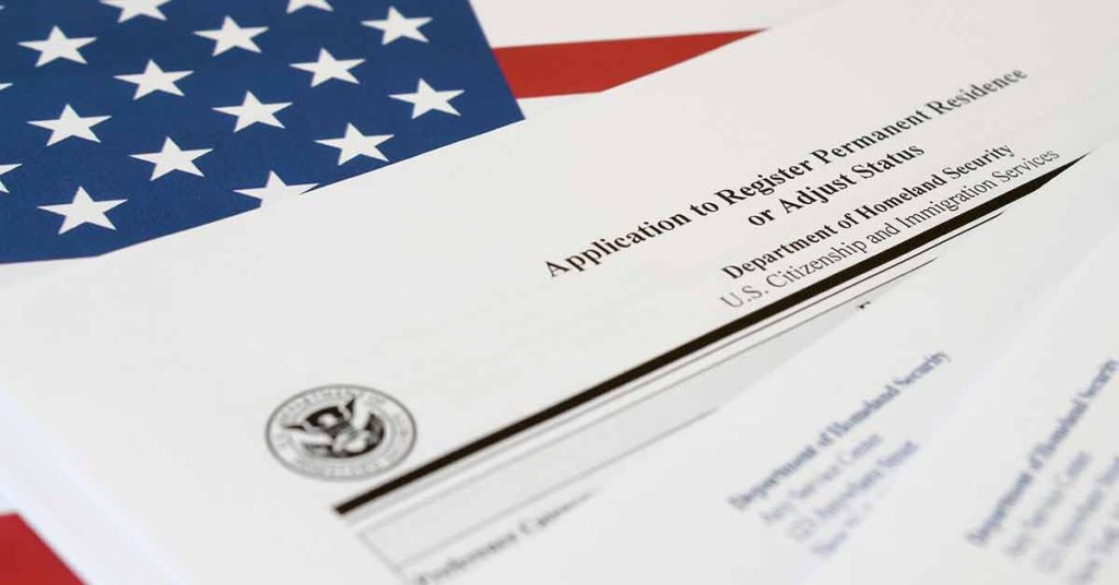 Ajuste de estatus en Estados Unidos